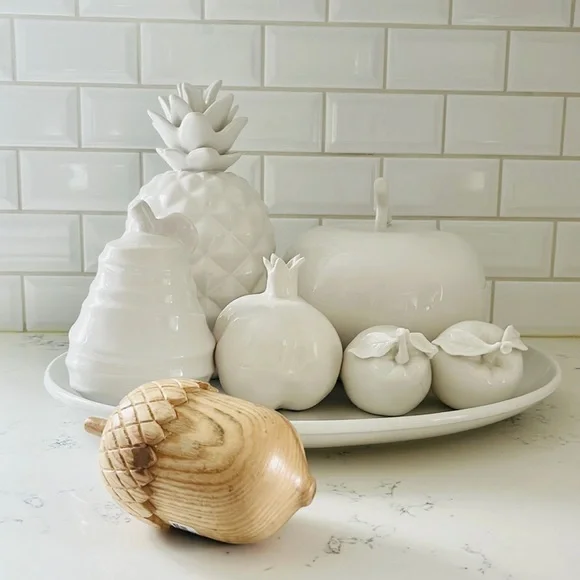 Crate&barrel Small Wood Acorn Sculpture - Picture 2 of 16